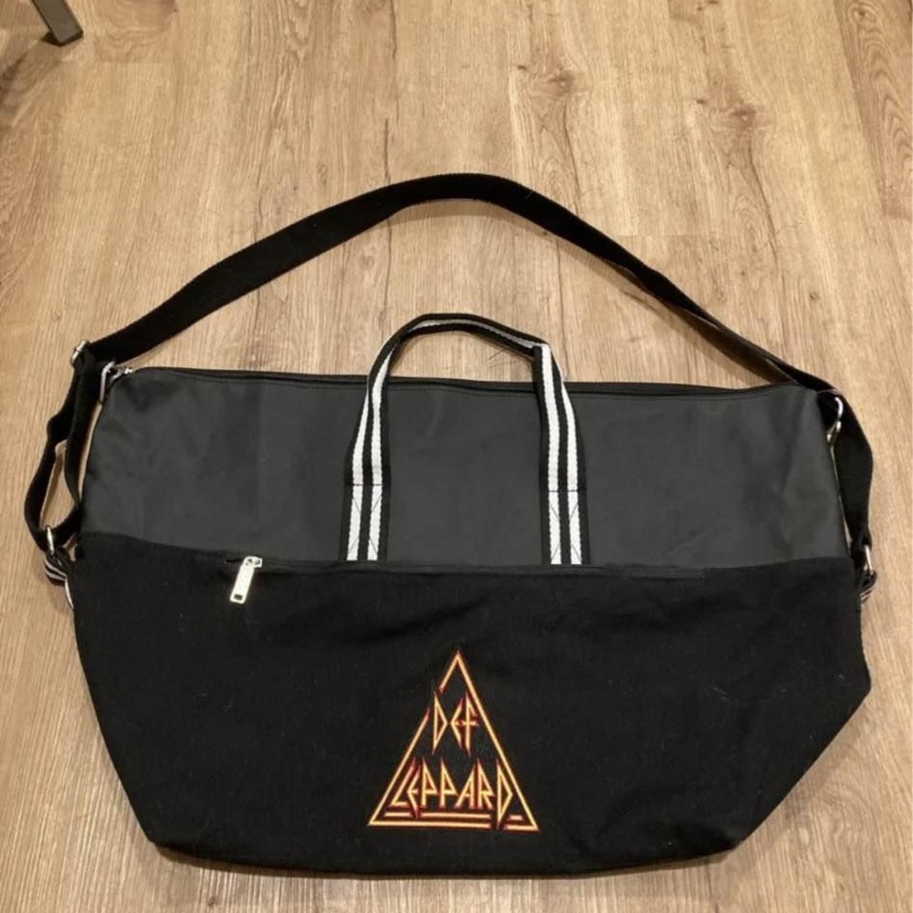 Def Leppard Large Tote Bag Black  2ft By 16 Inches